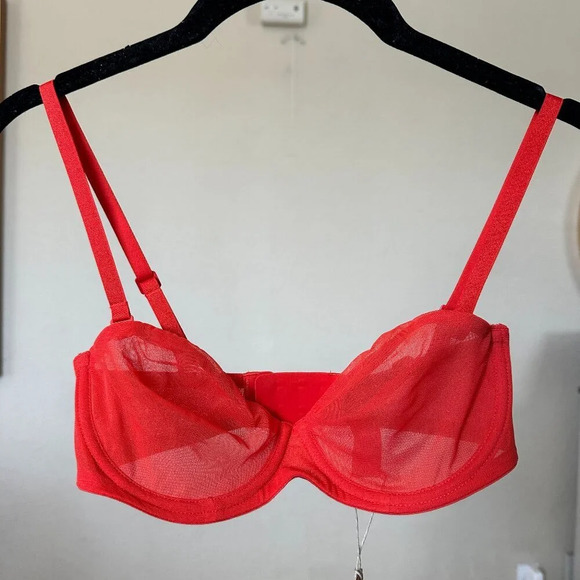 SKIMS ULTRA FINE MESH STRAPLESS BRA IN POPPY 30C - Picture 1 of 7